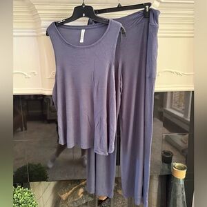 Athleta knit pajamas - light purple. Tank and wide leg bottom. Size XL